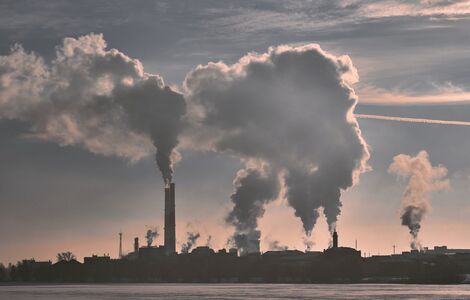 Забруднення повітря підвищує ризик очних ускладнень у дорослих